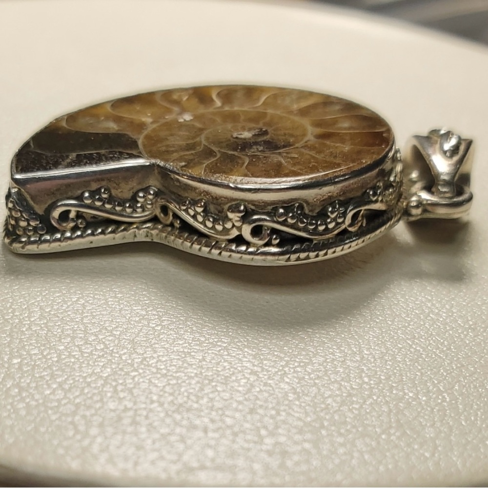 Amazing Vintage Sterling Ammonite Pendant - Picture 4 of 11